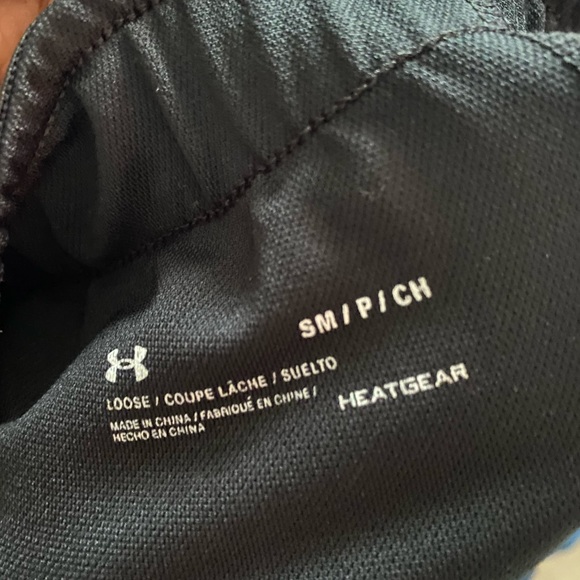 Under Armour Workout Shorts - Picture 5 of 5